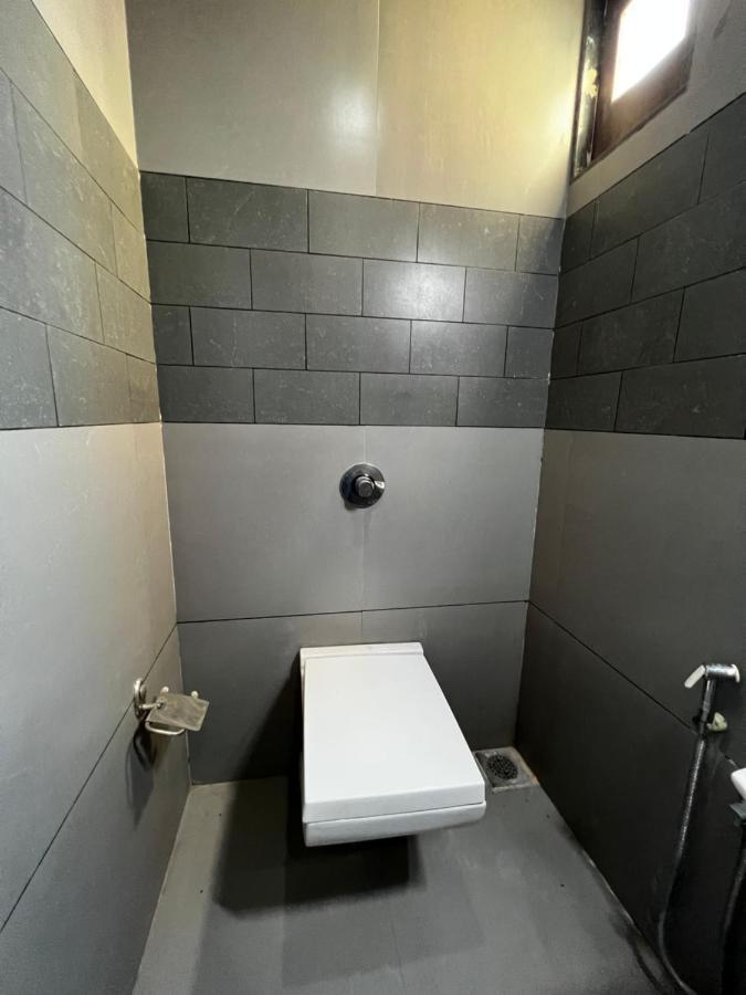 Hotel Savera Inn Morbi Екстер'єр фото