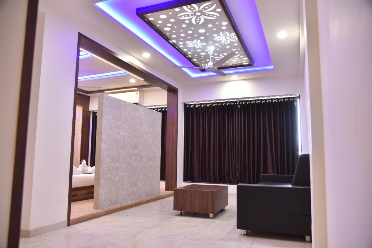 Hotel Savera Inn Morbi Екстер'єр фото